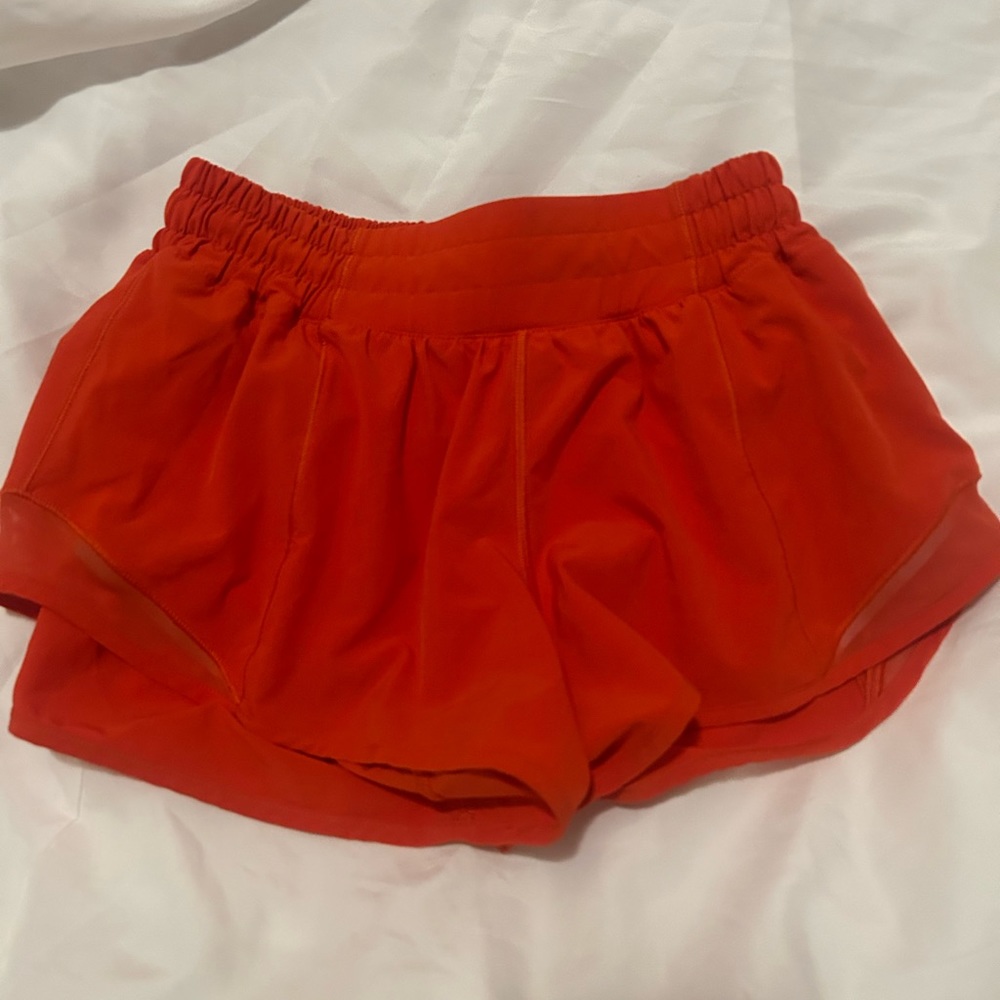 lululemon hotty hots in carnation red.